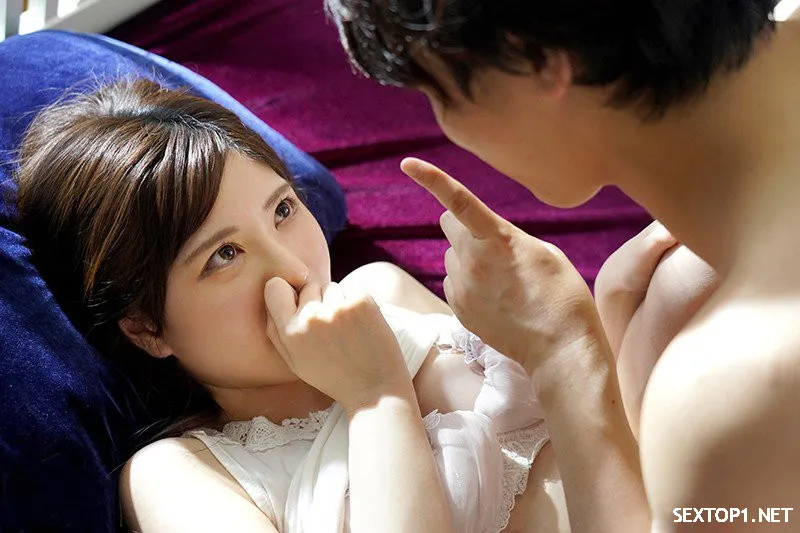 Dẫn bạn về nhà, bị bạn đụ luôn cô vợ của mình