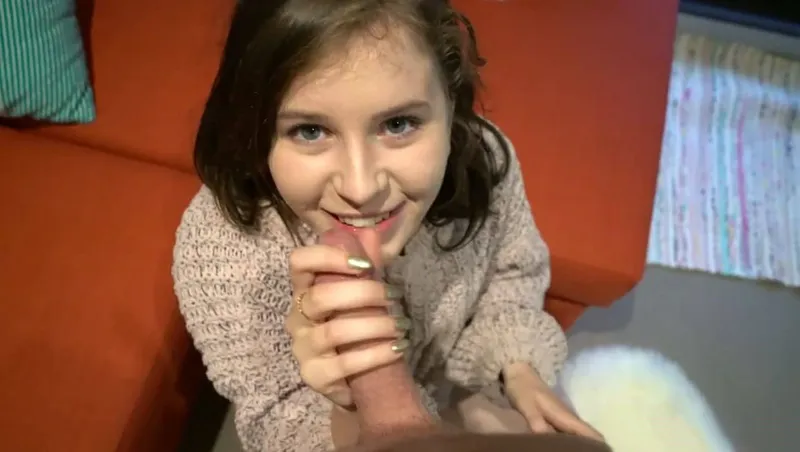 Bắn tinh ngập chiếc lồn hồng của em người yêu dễ thương