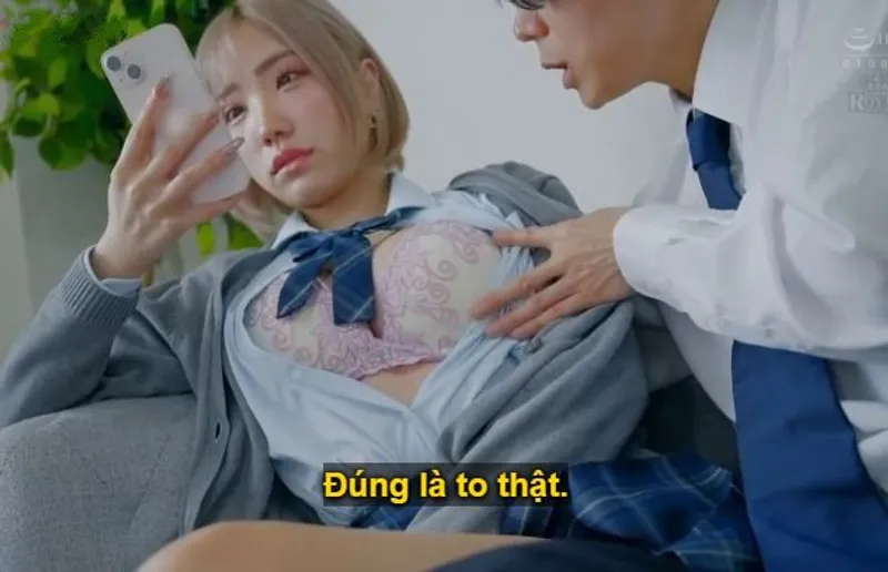 Cô bé học sinh lạnh tanh, chỉ cần đưa tiền là anh muốn hành hạ em ra sao cũng được.